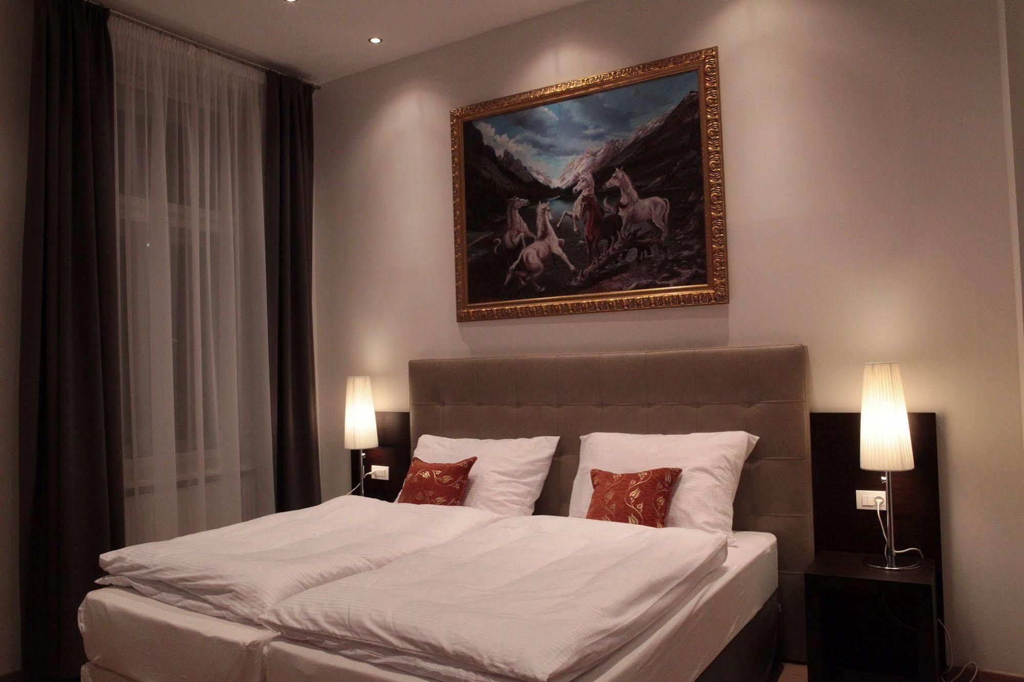 The Palace Suites And Apartments Prag Dış mekan fotoğraf