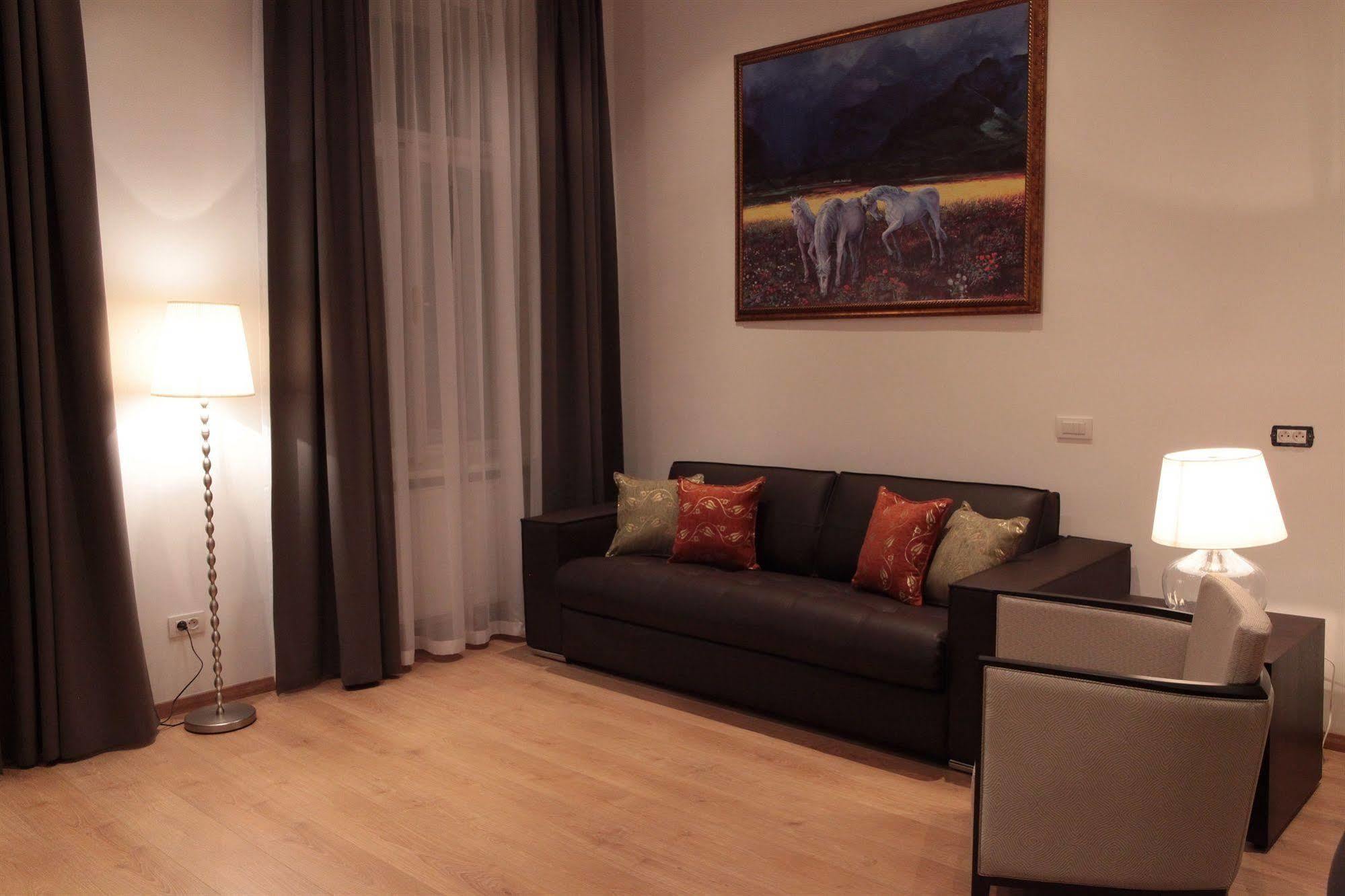 The Palace Suites And Apartments Prag Dış mekan fotoğraf