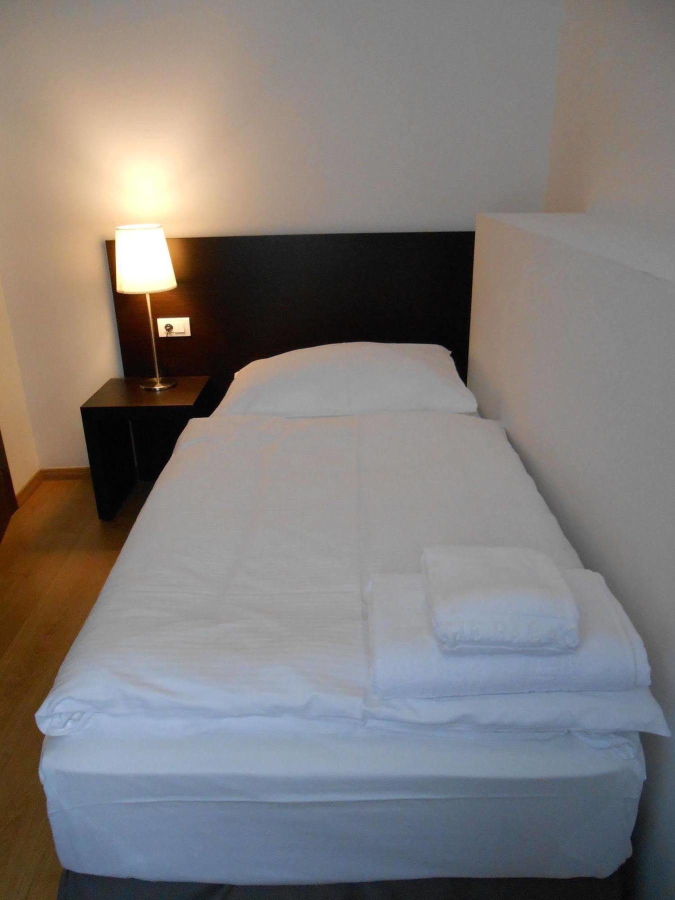 The Palace Suites And Apartments Prag Dış mekan fotoğraf